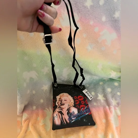 Marilyn Monroe Crossbody - Picture 4 of 4